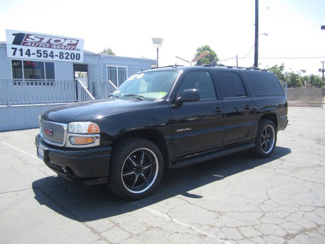 GMC Yukon XL 2004 photo 4