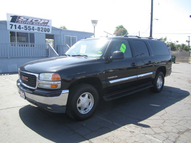 GMC Yukon XL 2004 photo 2