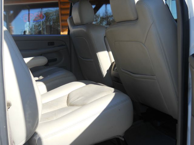 GMC Yukon XL 2004 photo 3