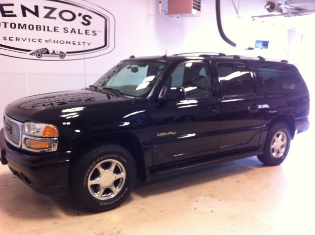 GMC Yukon XL 2004 photo 1