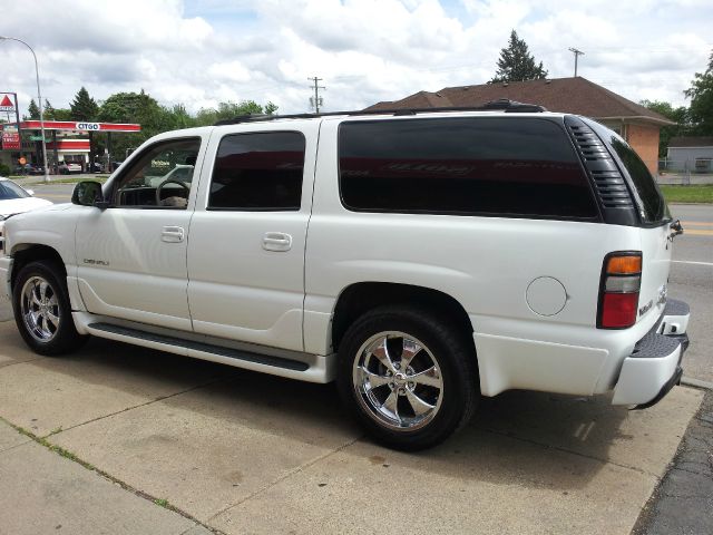 GMC Yukon XL 2004 photo 26