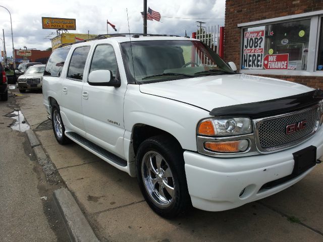 GMC Yukon XL 2004 photo 9