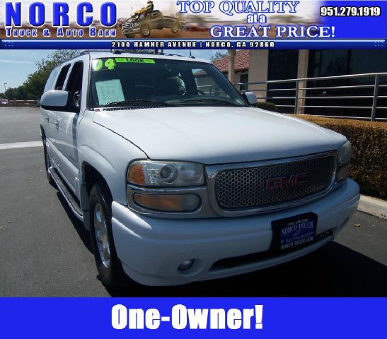 GMC Yukon XL 2004 photo 4