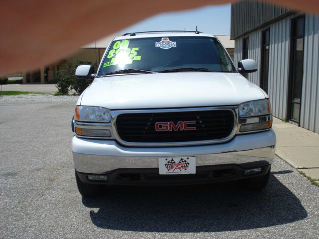 GMC Yukon XL 2004 photo 3