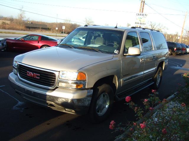 GMC Yukon XL 2004 photo 2