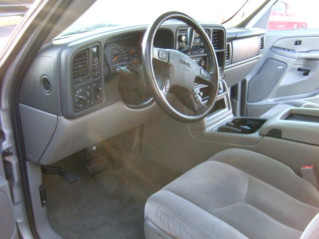 GMC Yukon XL 2004 photo 5