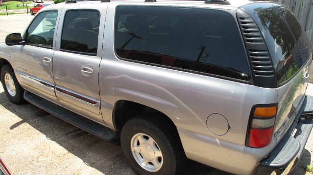 GMC Yukon XL 2004 photo 4