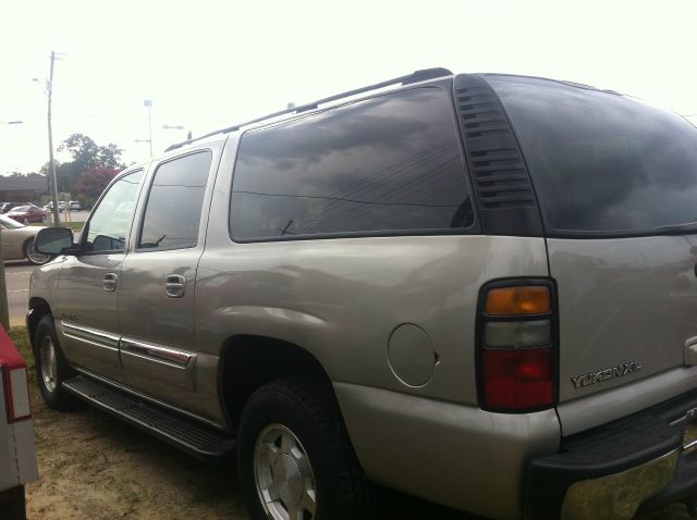 GMC Yukon XL 2004 photo 4