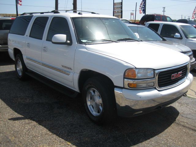 GMC Yukon XL 2004 photo 3