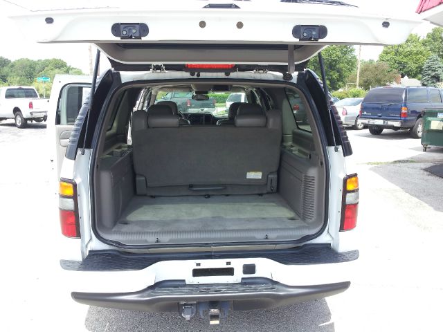 GMC Yukon XL 2004 photo 5