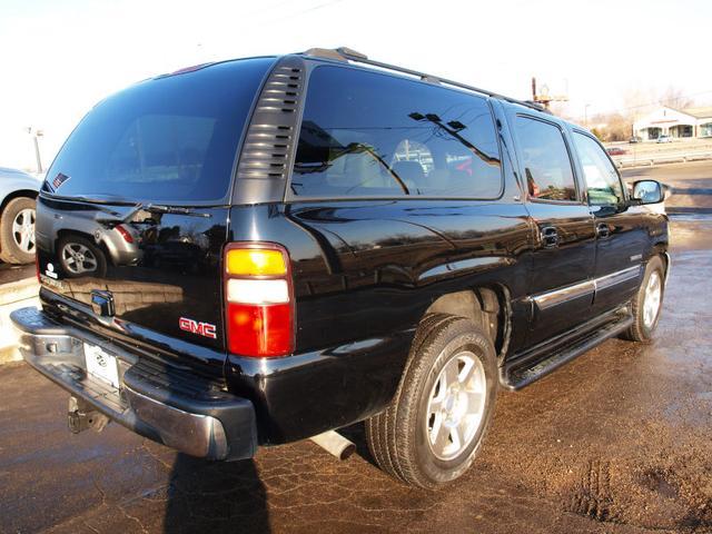 GMC Yukon XL 2004 photo 2