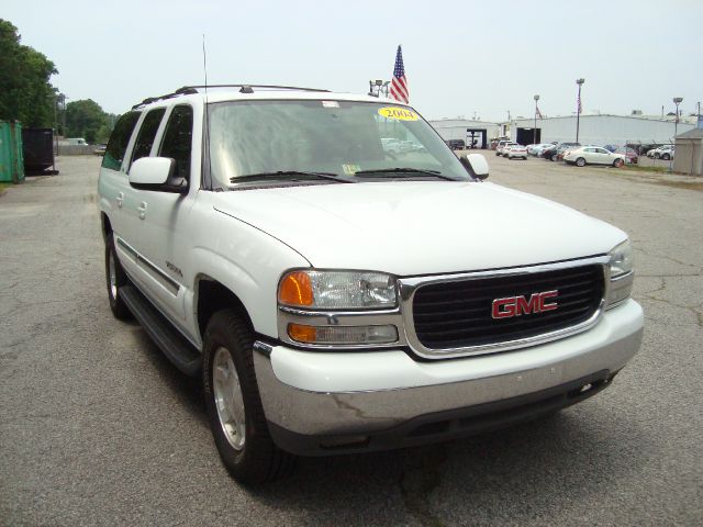 GMC Yukon XL 2004 photo 3