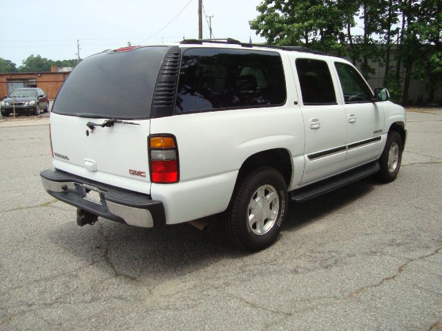 GMC Yukon XL 2004 photo 4