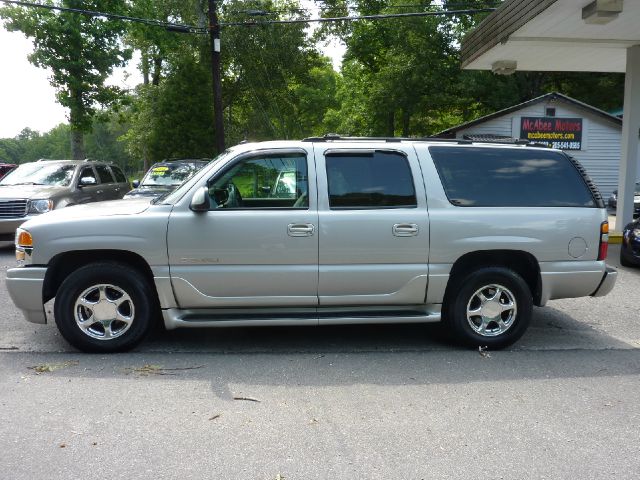 GMC Yukon XL 2004 photo 3