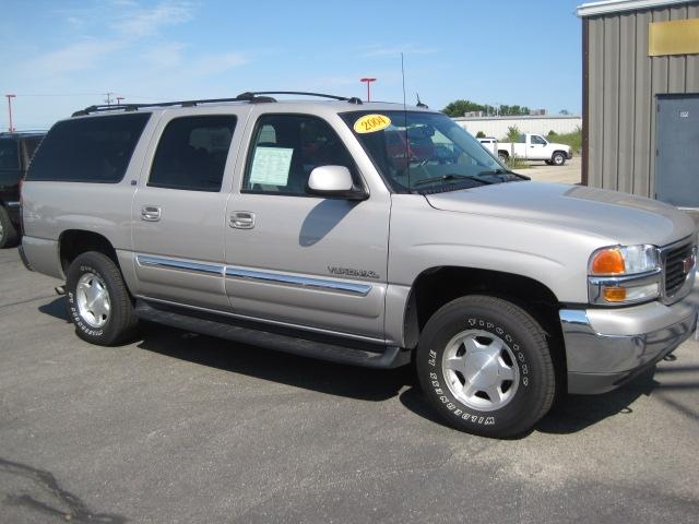 GMC Yukon XL 2004 photo 2