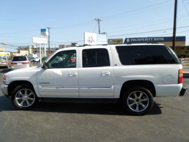 GMC Yukon XL 2004 photo 1