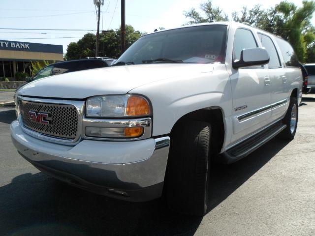 GMC Yukon XL 2004 photo 2