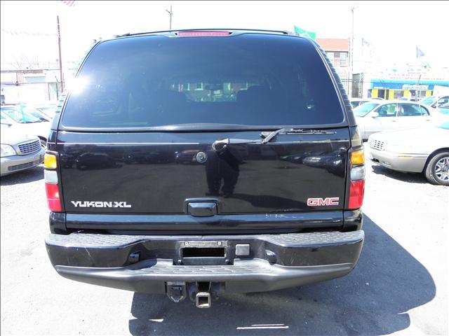 GMC Yukon XL 2004 photo 4