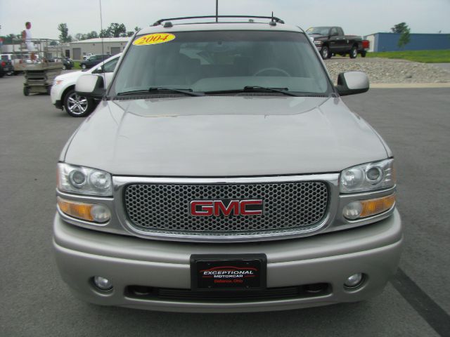 GMC Yukon XL 2004 photo 1