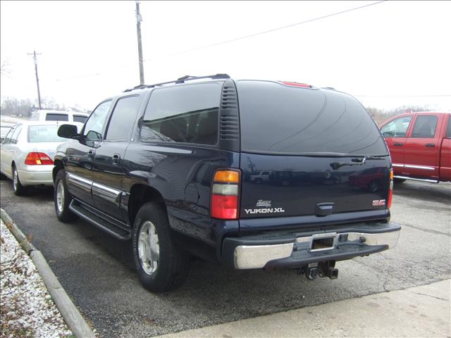 GMC Yukon XL 2004 photo 1