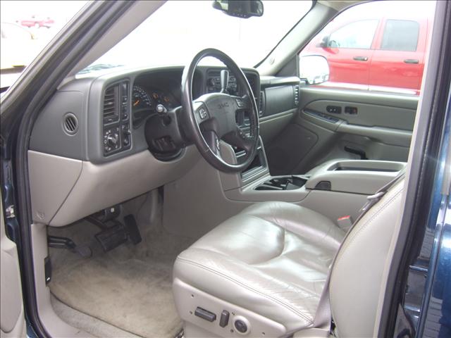 GMC Yukon XL 2004 photo 4