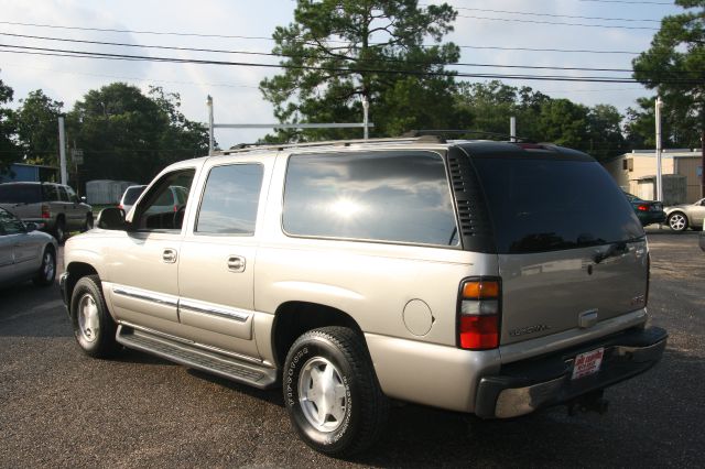 GMC Yukon XL 2004 photo 2