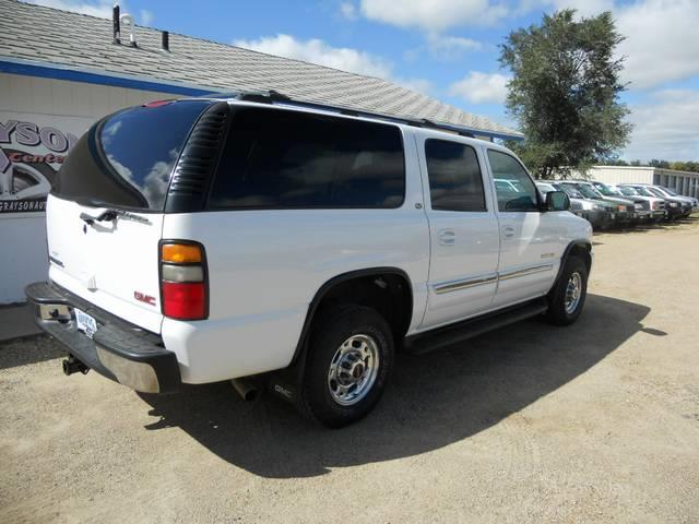 GMC Yukon XL 2004 photo 2