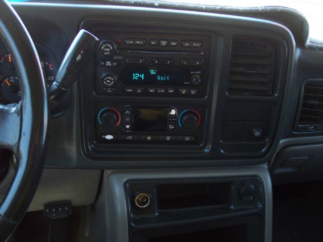 GMC Yukon XL 2004 photo 1