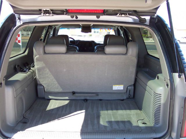 GMC Yukon XL 2004 photo 8