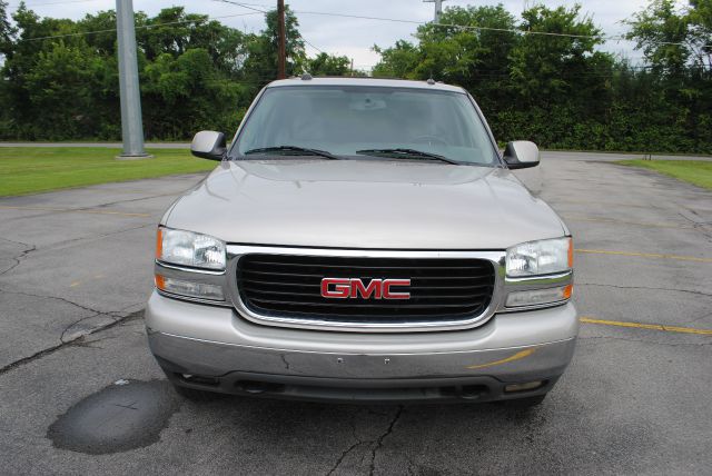 GMC Yukon XL 2004 photo 3