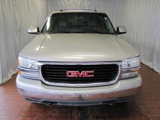 GMC Yukon XL 2004 photo 2