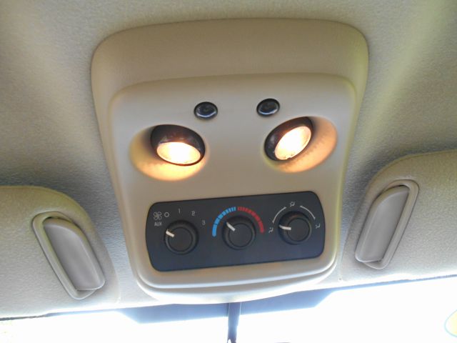 GMC Yukon XL 2004 photo 10