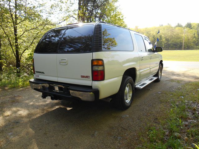 GMC Yukon XL 2004 photo 28