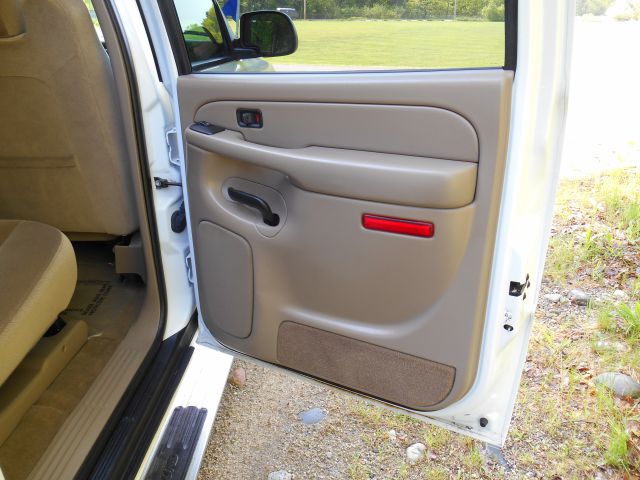 GMC Yukon XL 2004 photo 3