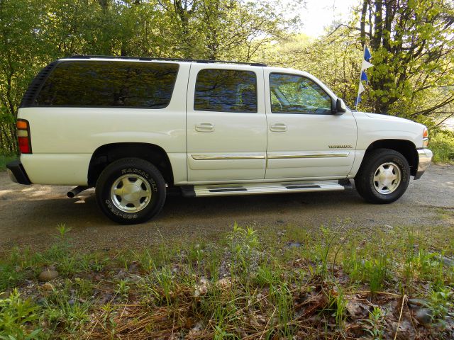 GMC Yukon XL 2004 photo 9