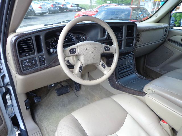 GMC Yukon XL 2004 photo 1