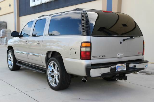 GMC Yukon XL 2004 photo 1