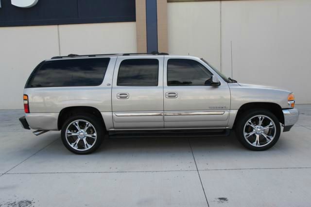 GMC Yukon XL 2004 photo 2