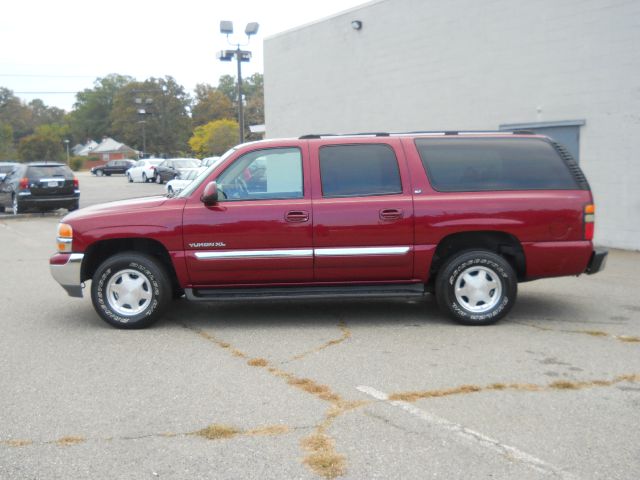 GMC Yukon XL 2004 photo 4