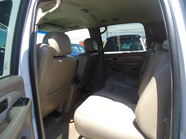 GMC Yukon XL 2004 photo 3