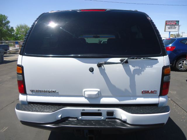 GMC Yukon XL 2004 photo 4