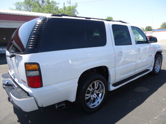 GMC Yukon XL 2004 photo 6