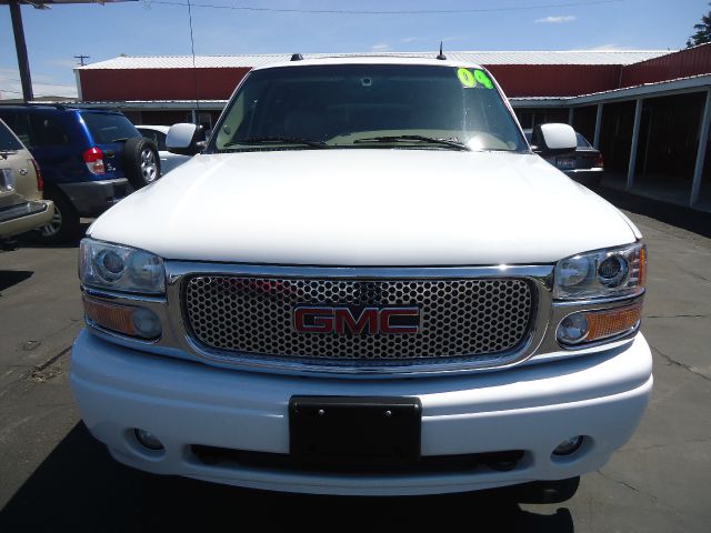 GMC Yukon XL 2004 photo 9