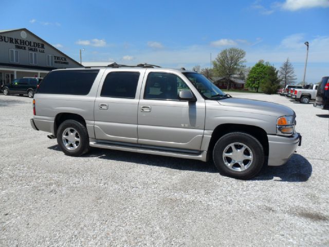 GMC Yukon XL 2004 photo 1