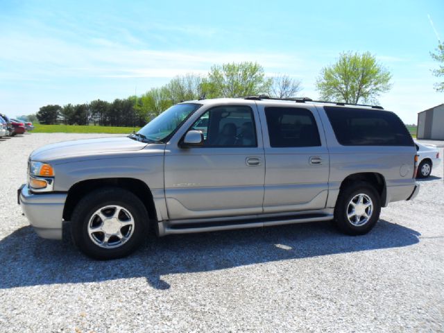 GMC Yukon XL 2004 photo 4