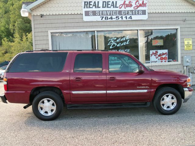 GMC Yukon XL 2004 photo 2