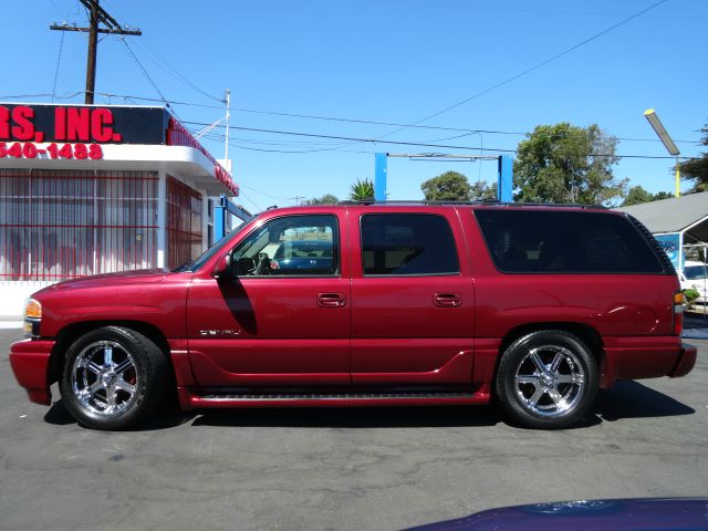 GMC Yukon XL 2004 photo 4