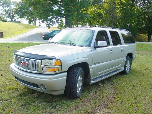 GMC Yukon XL 2005 photo 4