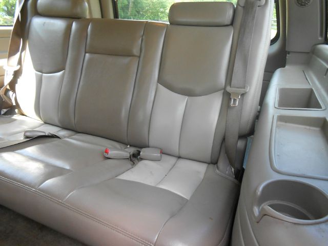 GMC Yukon XL 2005 photo 3