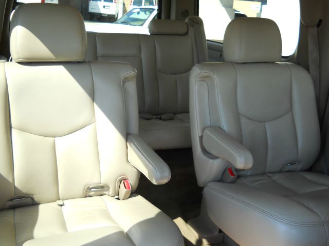 GMC Yukon XL 2005 photo 4